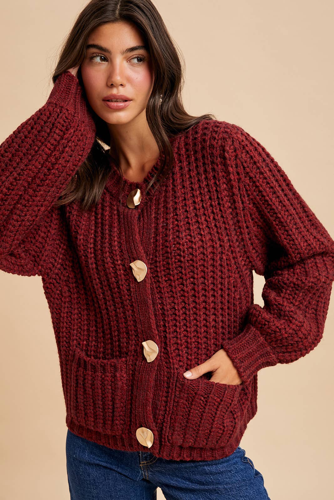 CHUNKY STATEMENT BUTTON CABLE KNIT CARDIGAN: MOCHA MOUSSE / S