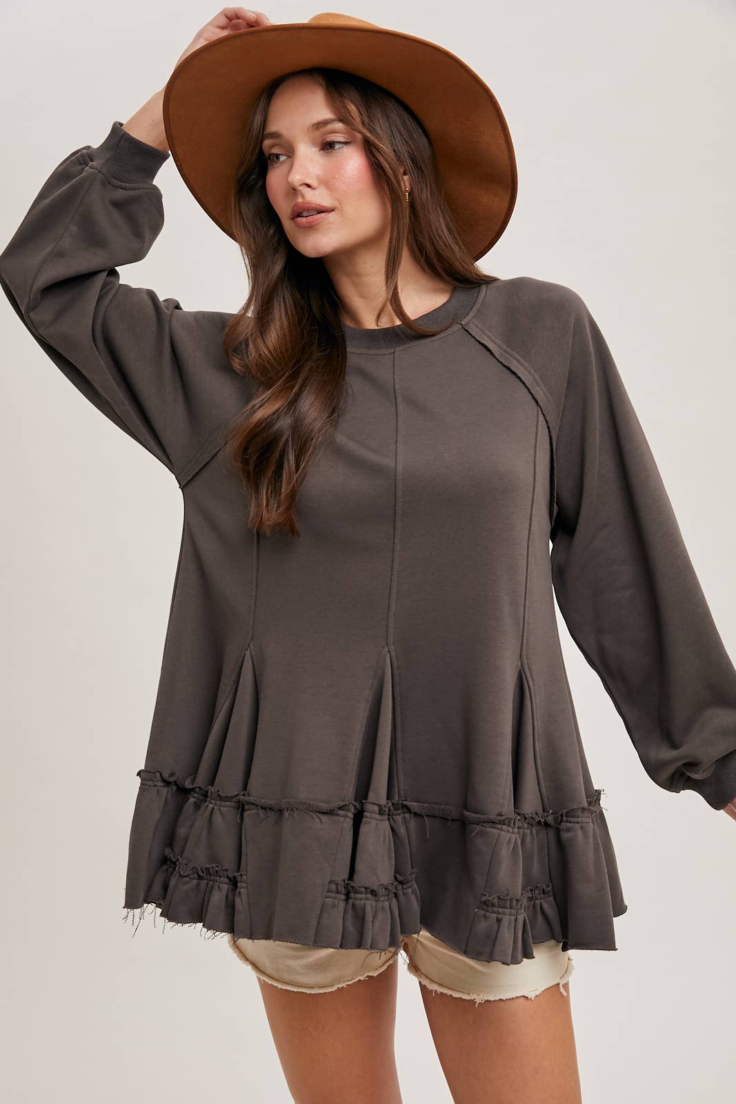 FRENCH TERRY RUFFLED TIERED HEM TUNIC SWEATSHIRT: ASH / M