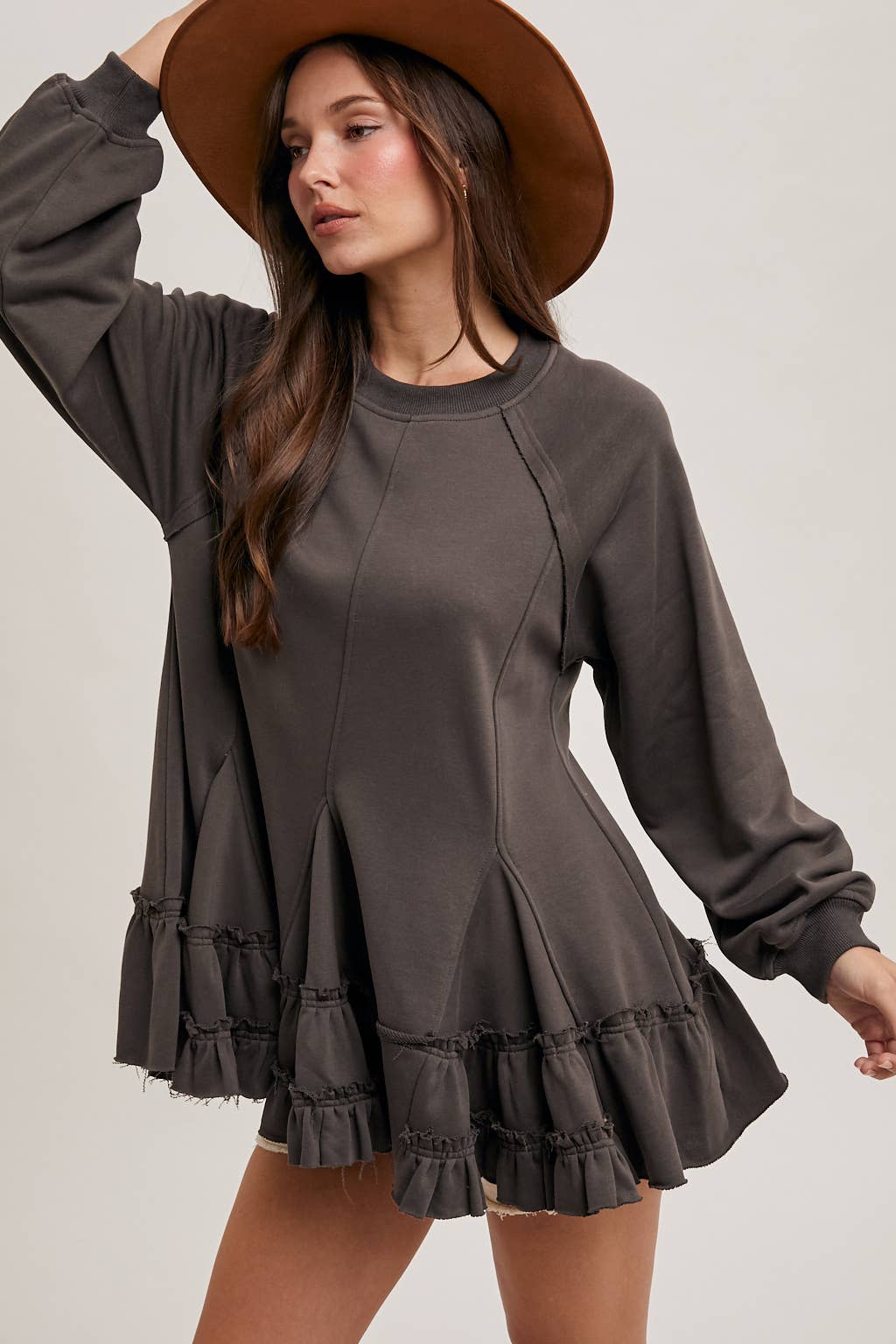 FRENCH TERRY RUFFLED TIERED HEM TUNIC SWEATSHIRT: ASH / M