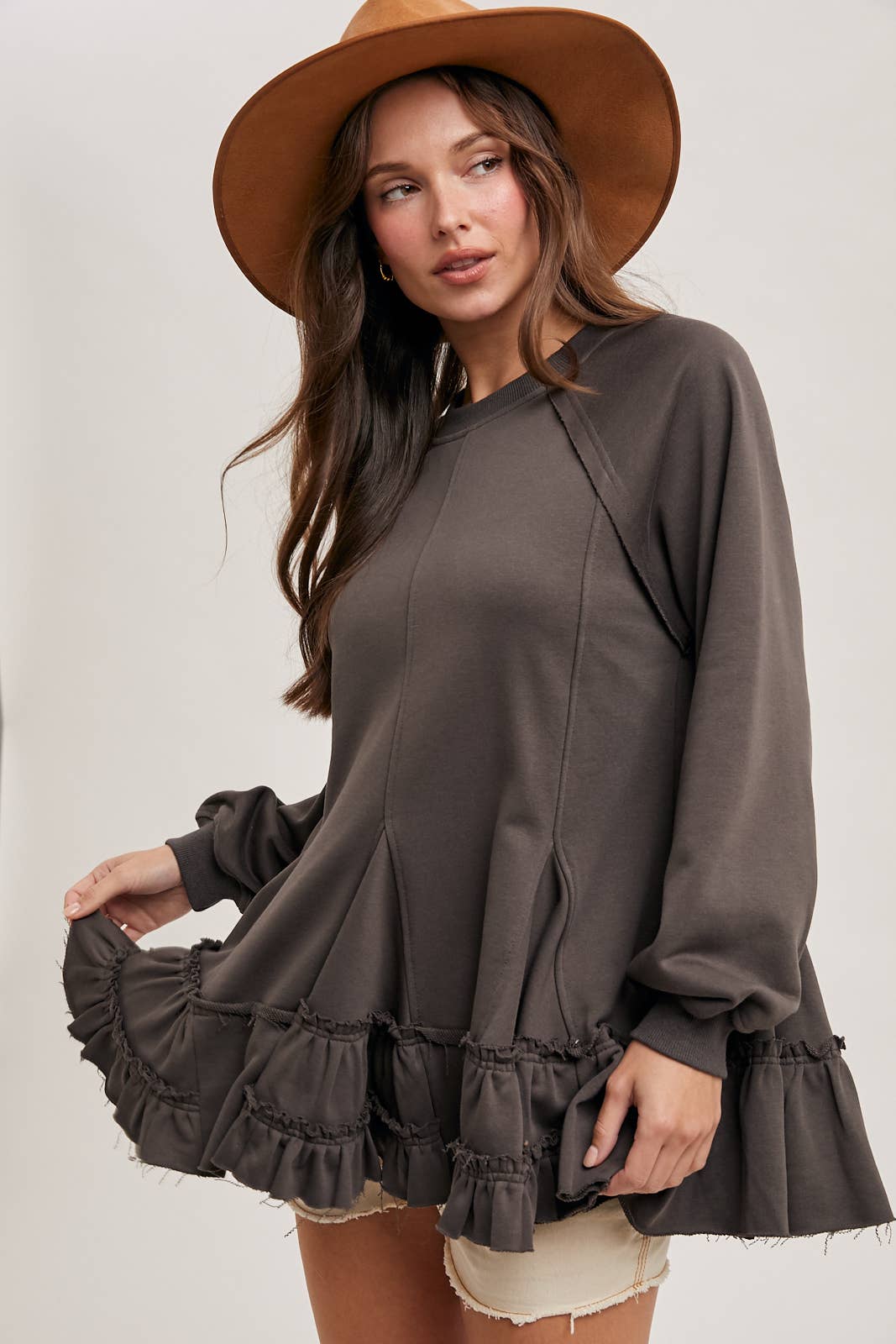 FRENCH TERRY RUFFLED TIERED HEM TUNIC SWEATSHIRT: ASH / M