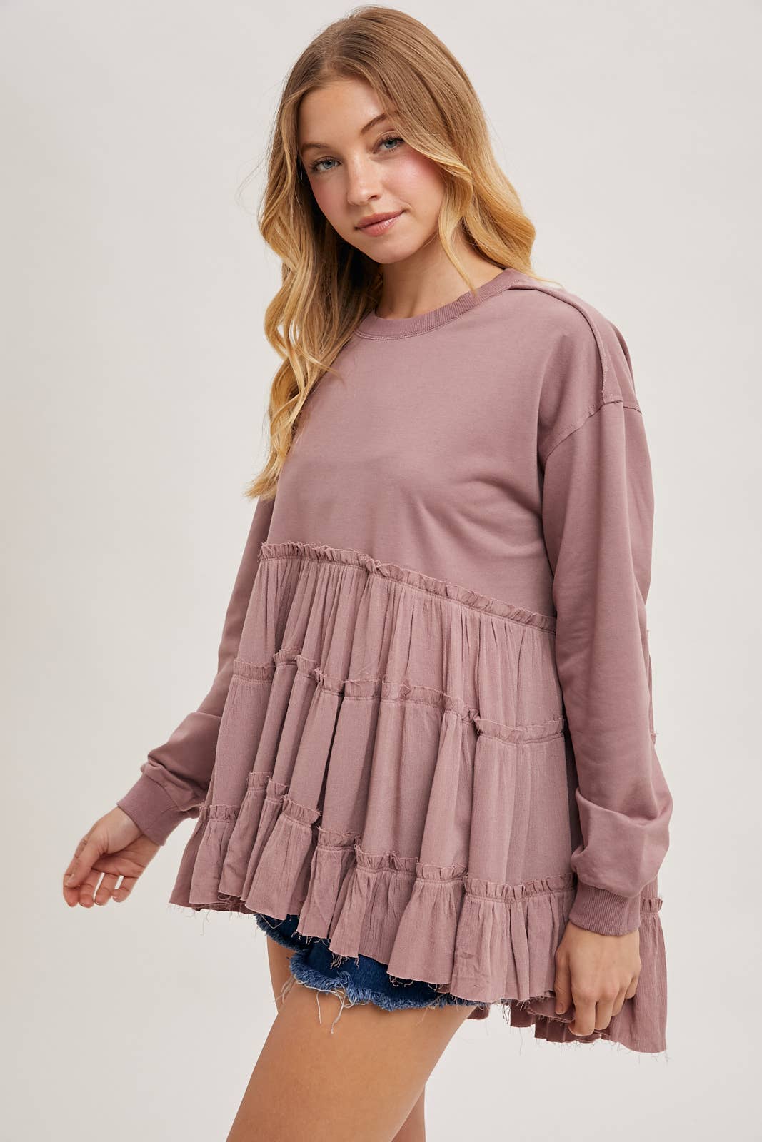 TIERED RUFFLE HEM SWEATSHIRT: OATMEAL / S