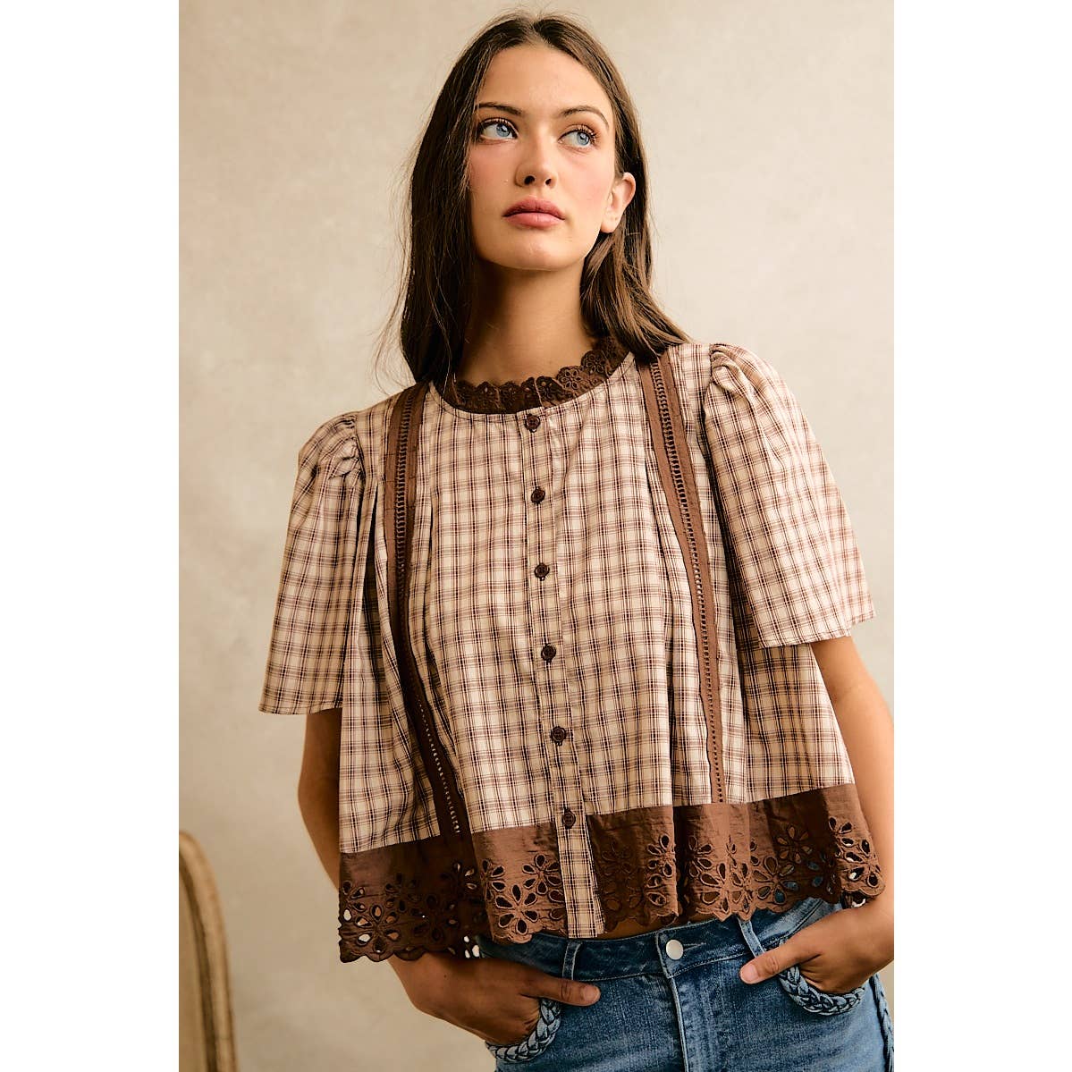 COTTON CHECK LACE TRIM FLUTTER SLEEVES BLOUSE TOP: BROWN / L