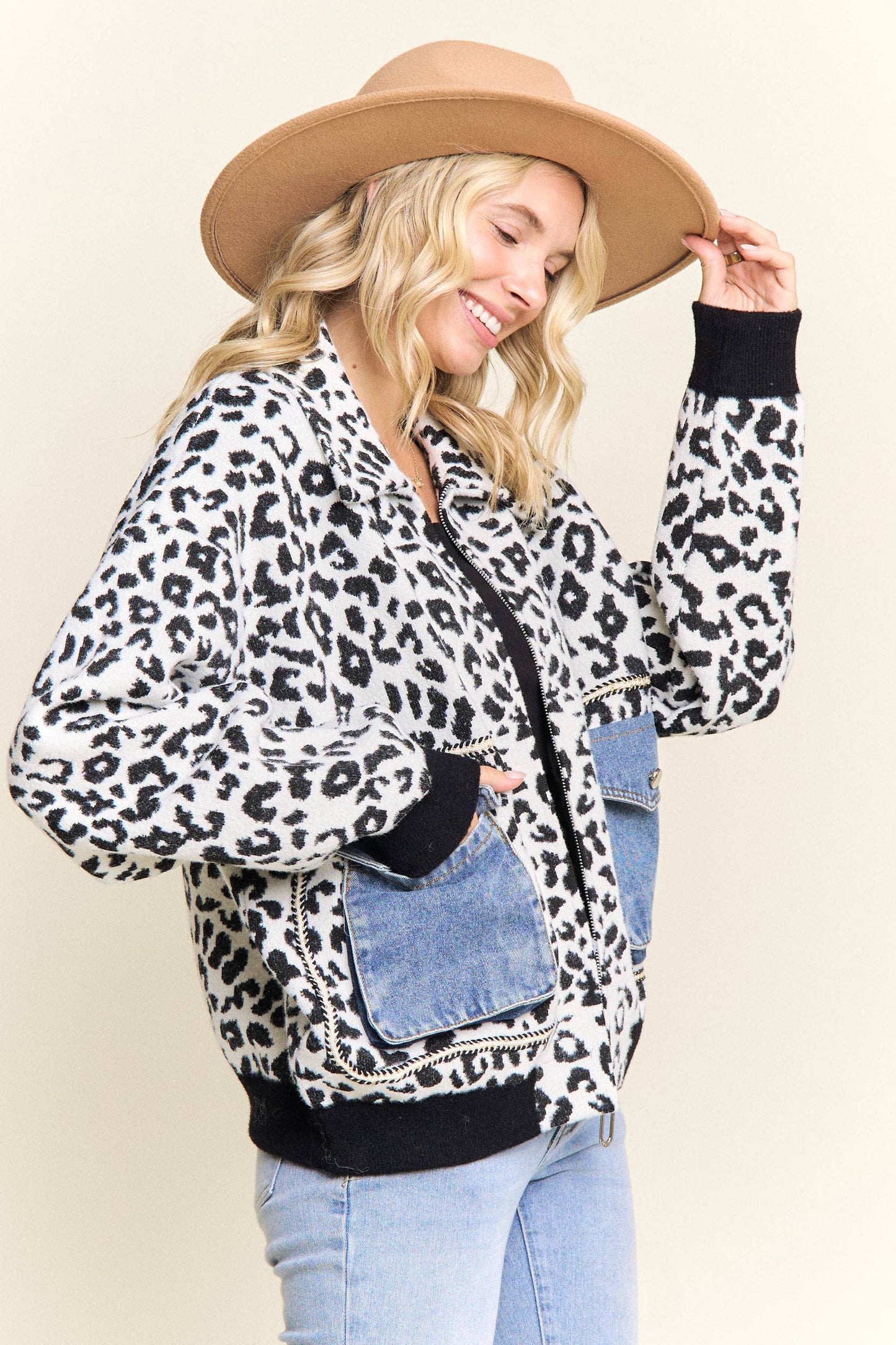 LESW4150-LEOPARD PRINT JACKET WITH DENIM POCKETS: Brown / ONESIZE(6)