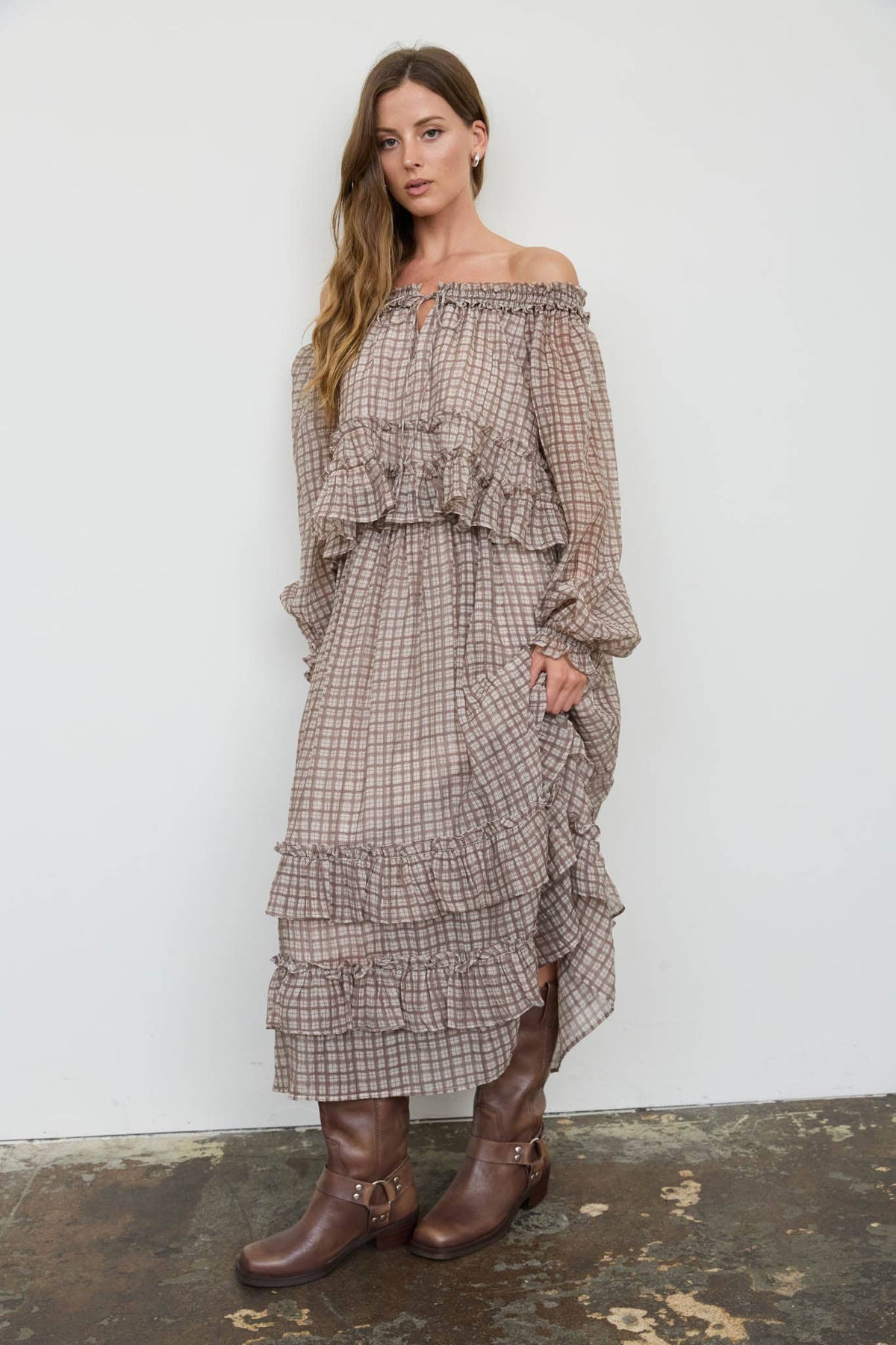 PLAID RUFFLED TIERED HEM MIDI SKIRT: BROWN