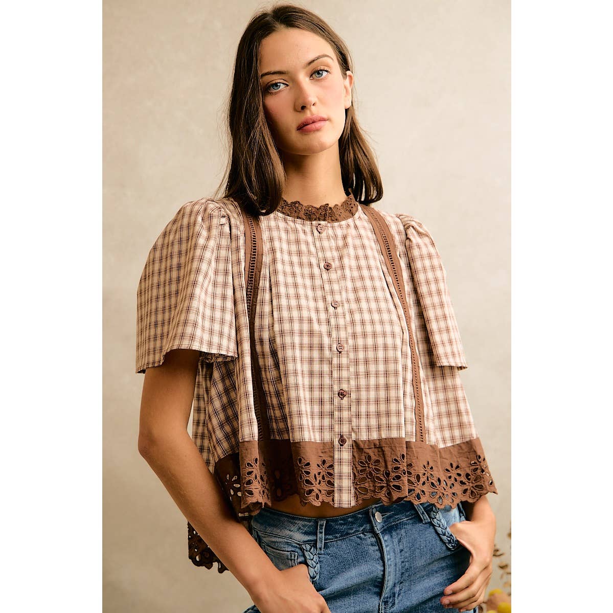 COTTON CHECK LACE TRIM FLUTTER SLEEVES BLOUSE TOP: BROWN / L