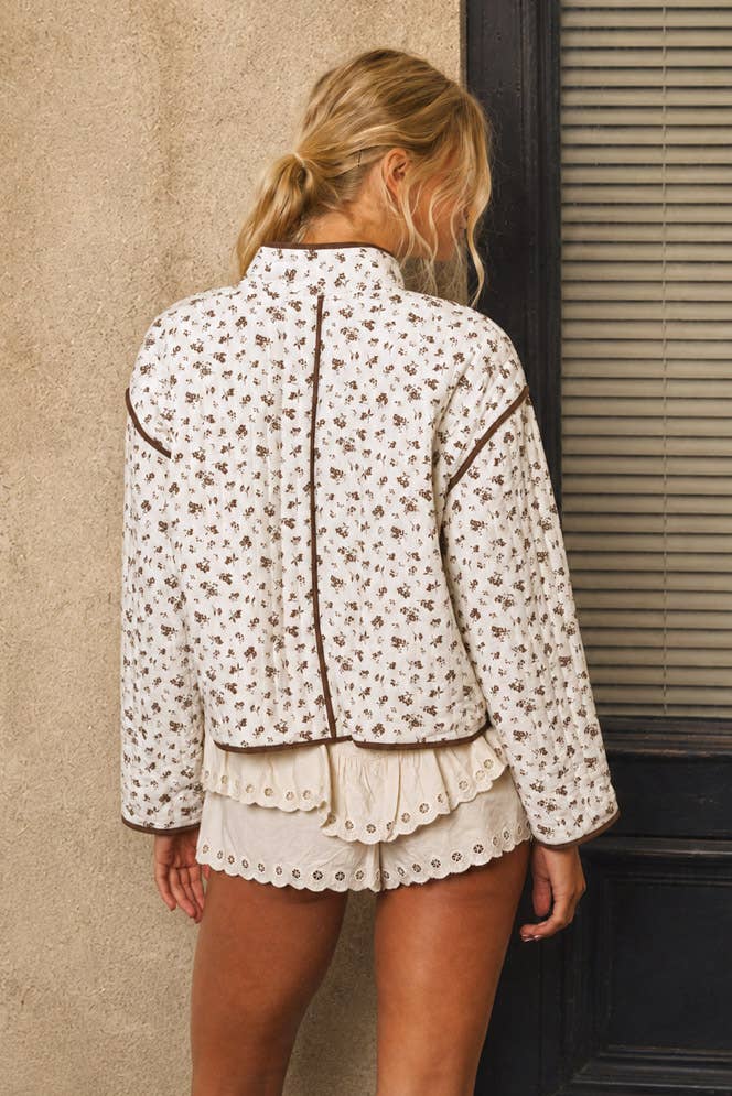 FLORAL PRINT SNAP BUTTON QUILTED JACKET: CREAM