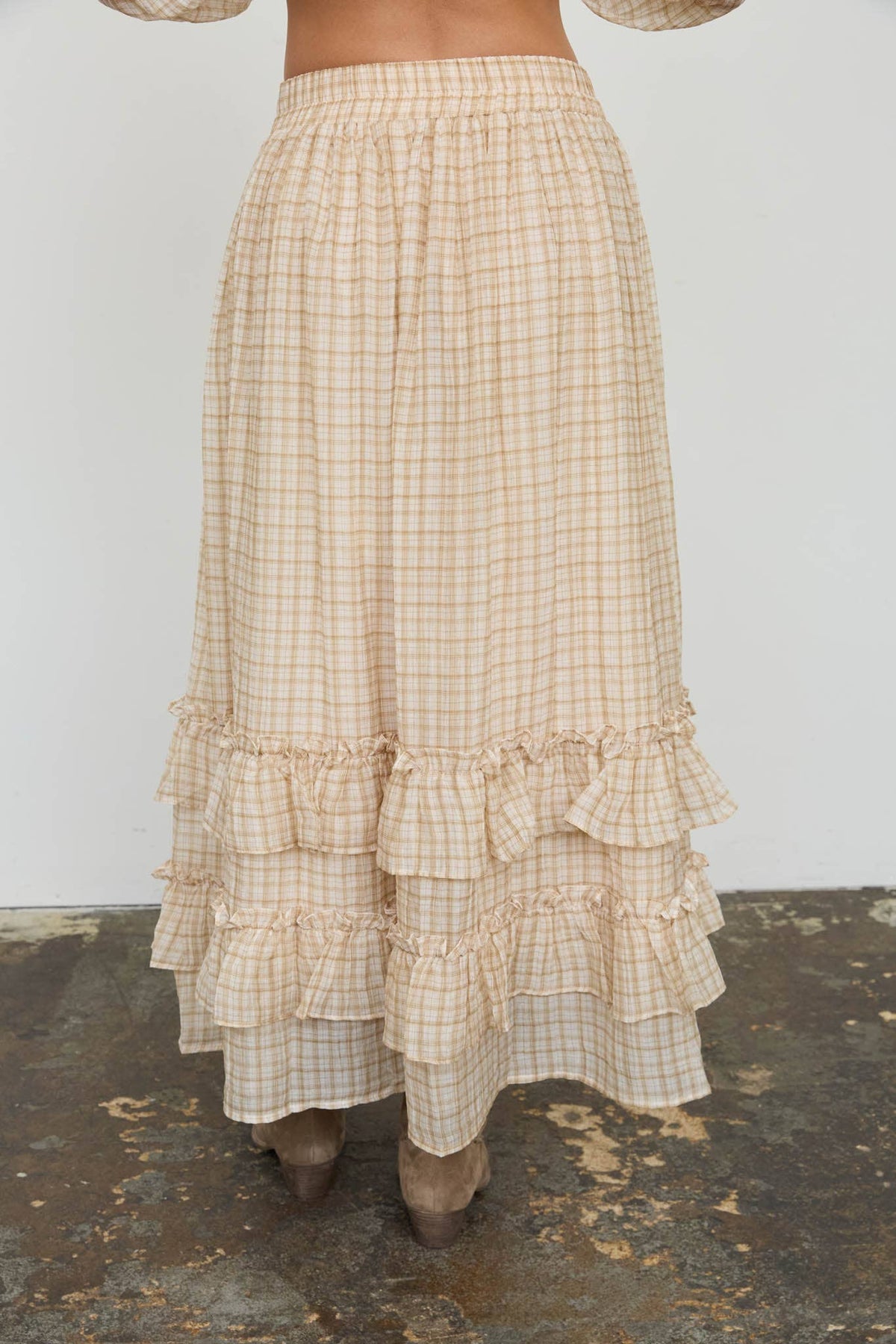 PLAID RUFFLED TIERED HEM MIDI SKIRT: BROWN