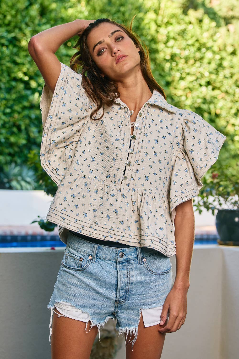 IT2337F | Ruffle Sleeves Pintuck Detail Floral Print Top: SAND/BLUE / S-M-L (2-2-2)