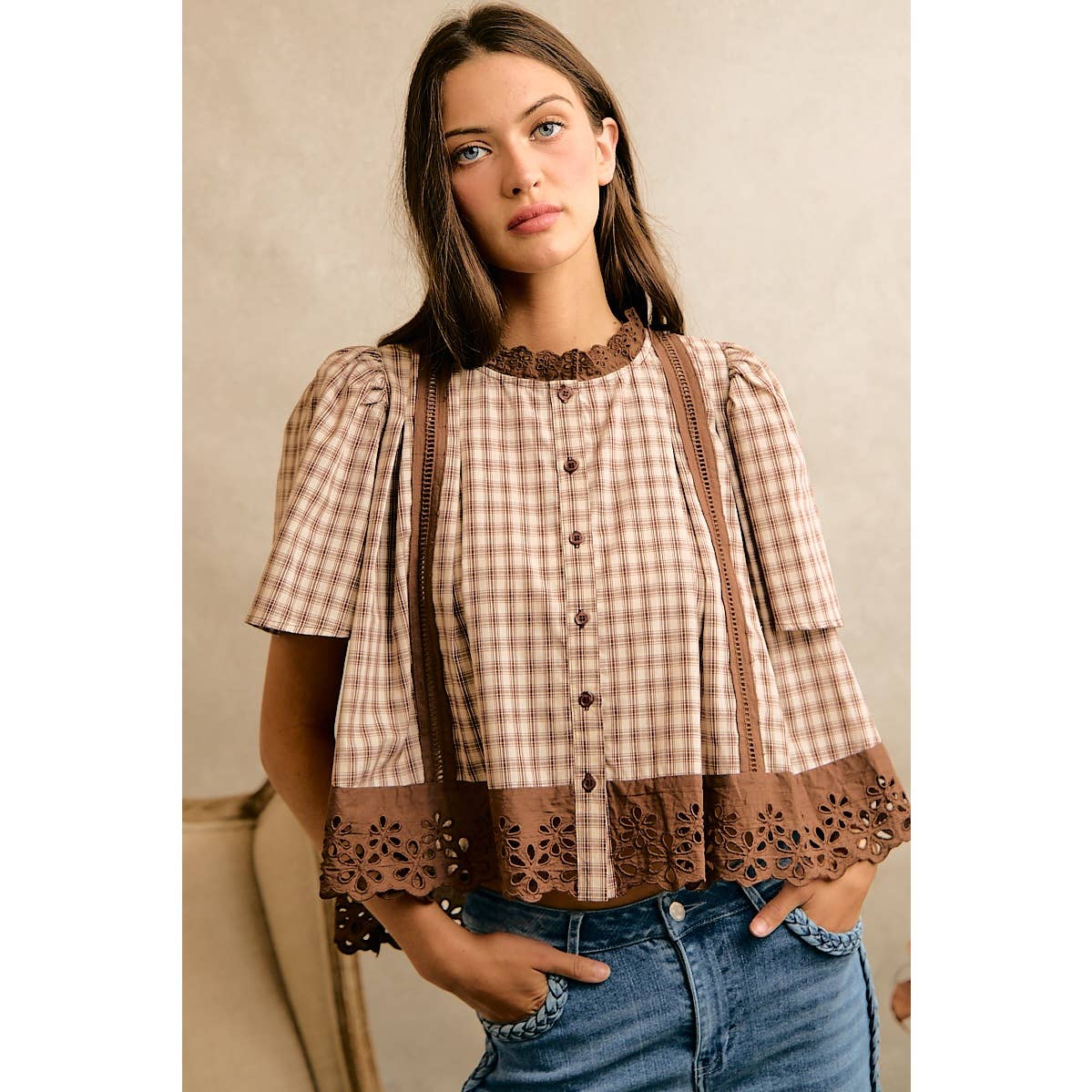 COTTON CHECK LACE TRIM FLUTTER SLEEVES BLOUSE TOP: BROWN / L