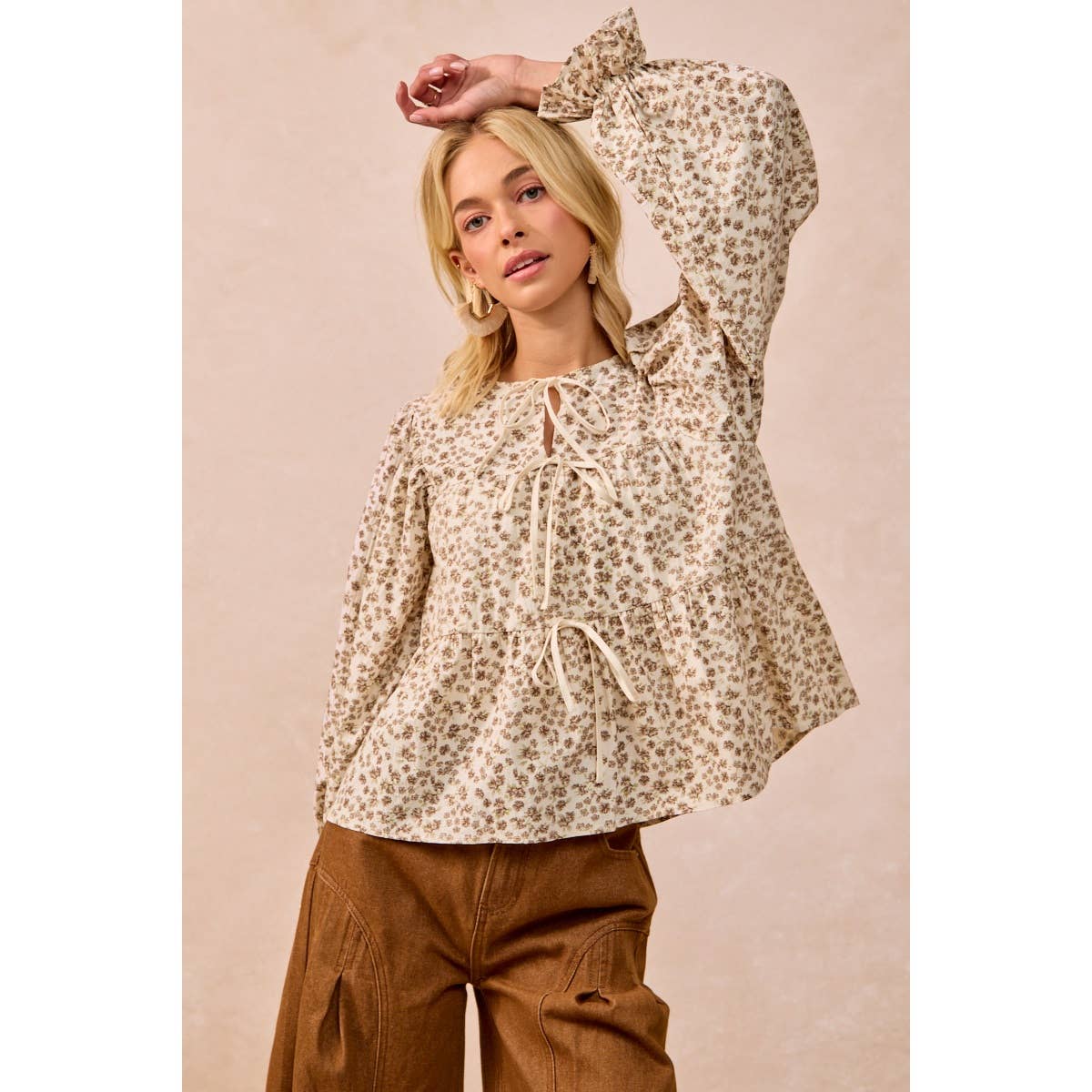FLORAL PRINTED PEPLUM TOP WITH SHIRRING AND TIED: OATMEAL / S