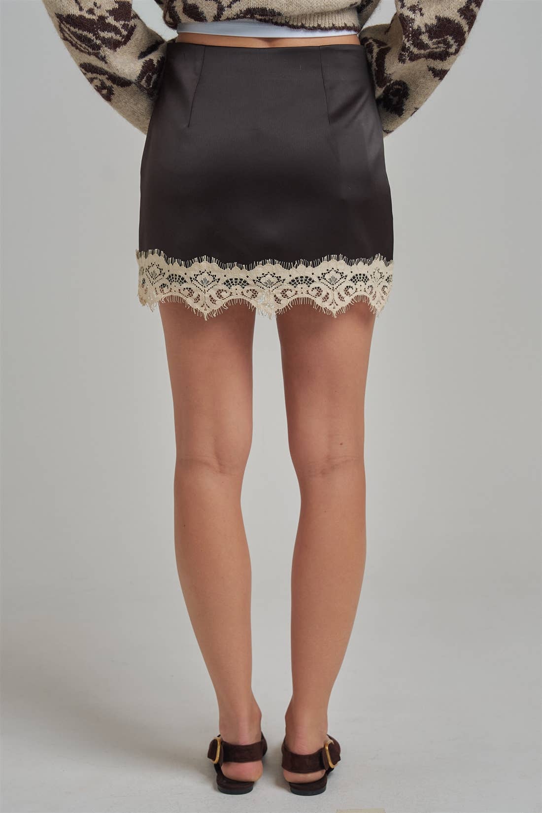 SATIN TEXTURE MINI SKIRT WITH SHORTS LINING_JLB80108-01: CHOCOLATE/OATMEAL / S-M-L(2-2-2)