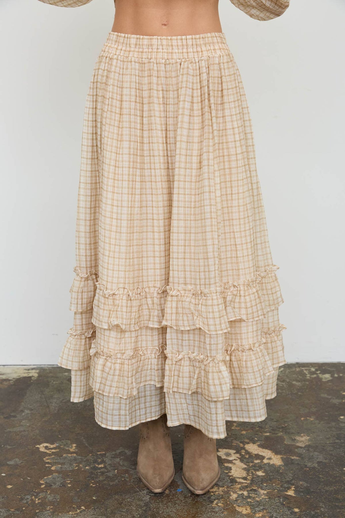 PLAID RUFFLED TIERED HEM MIDI SKIRT: BROWN