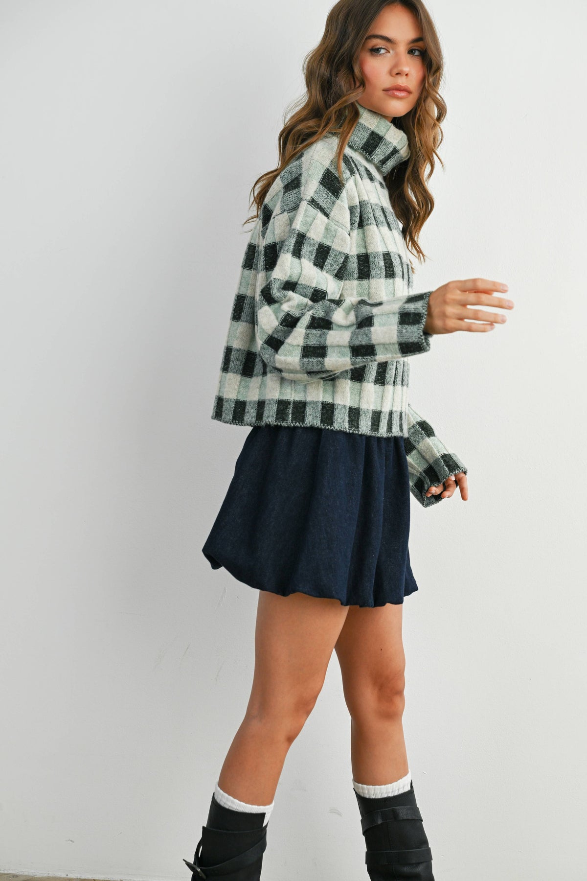 Fall Check Turtleneck Sweater - BMW7532: TAUPE MULTI / L