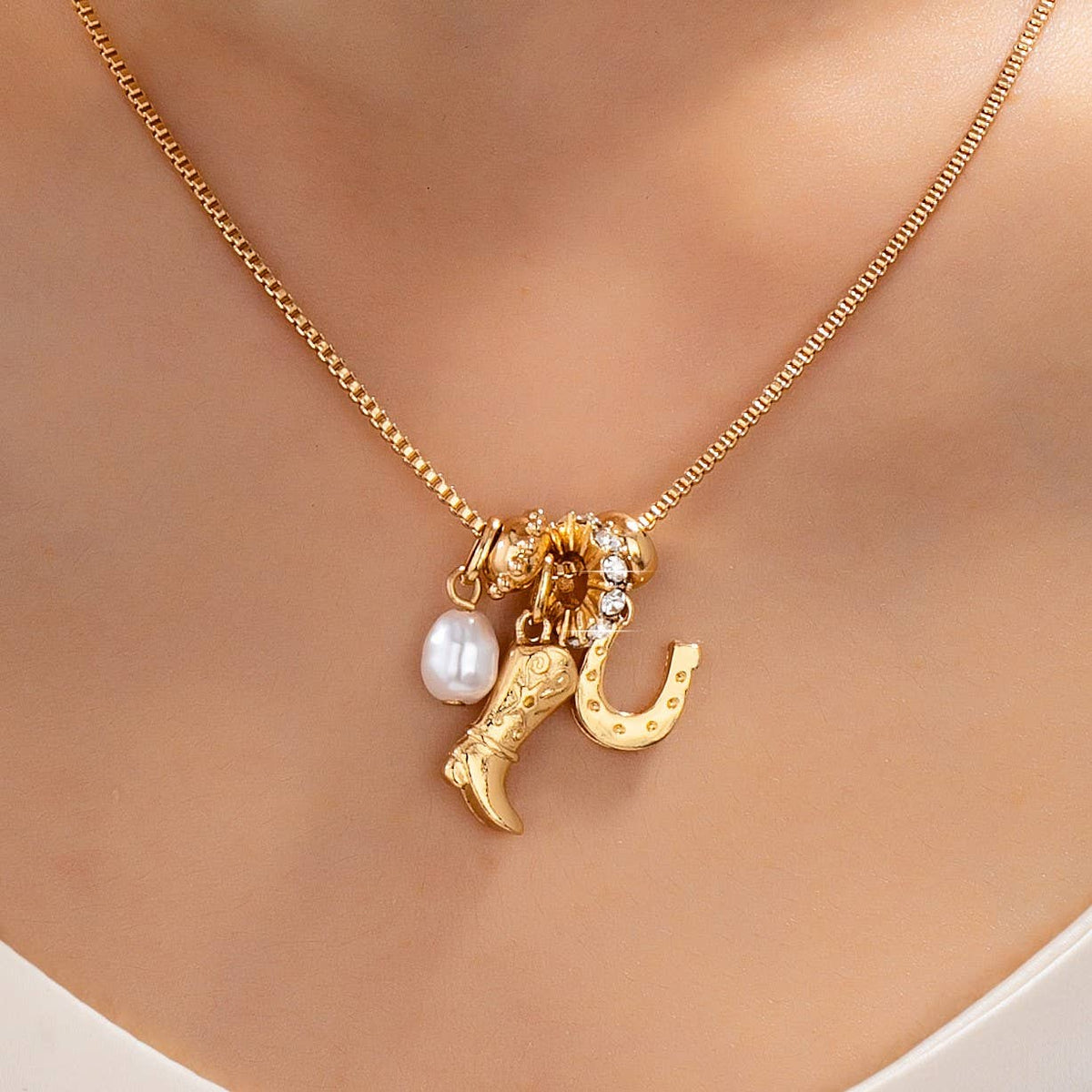 Western Boot Horseshoe Pearl Charm Necklace | 80N93161: Gold
