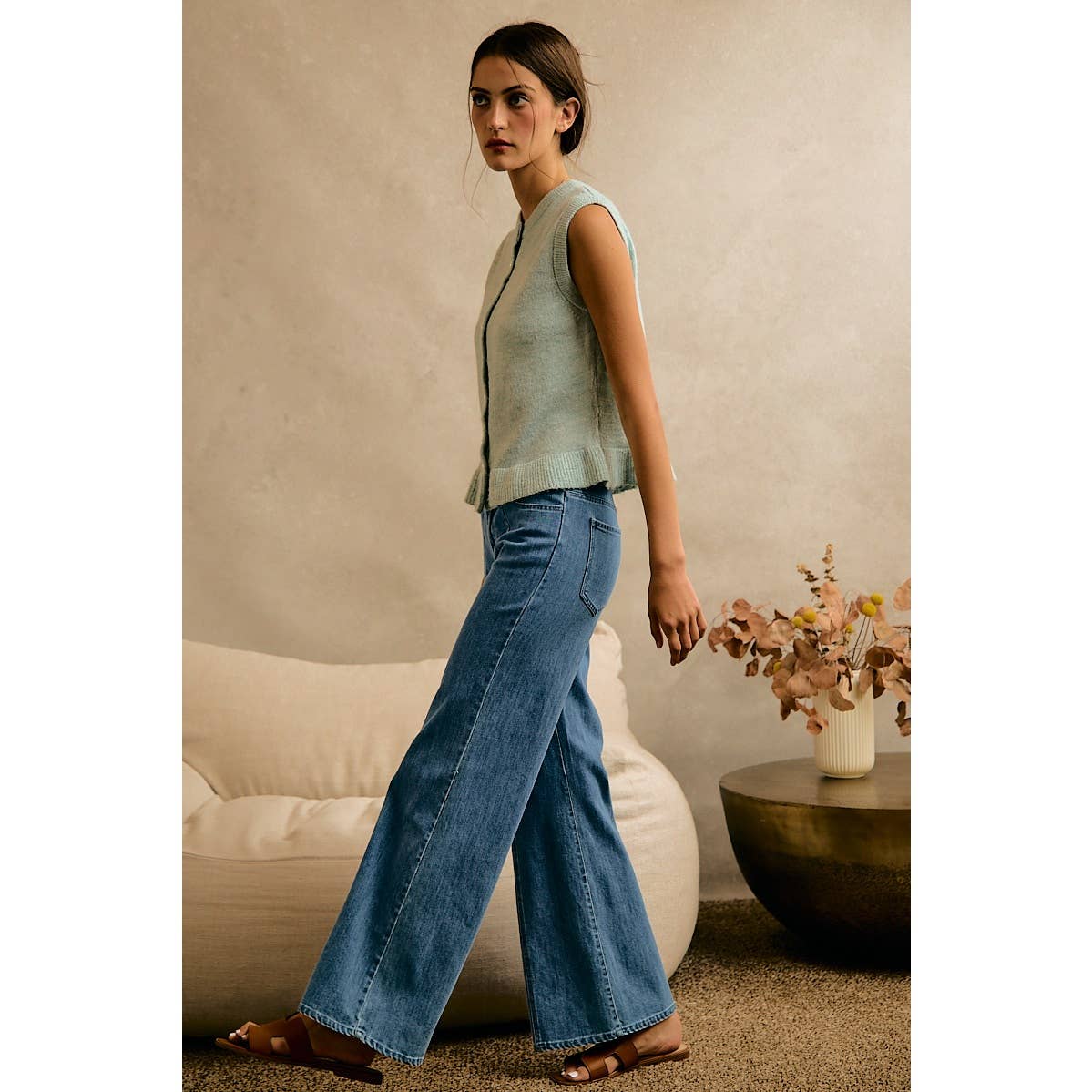 BUTTON FRONT RUFFLE TRIM HEM KNIT VEST: SEA SALT BLUE / L