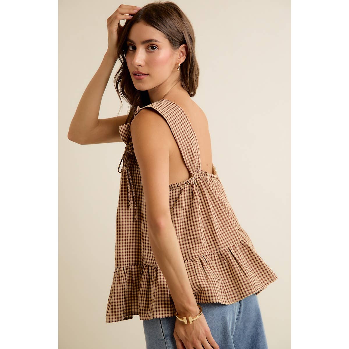 GINGHAM FLORAL APPLIQUE TIERD SLEEVELESS BLOUSE TOP: BROWN / M